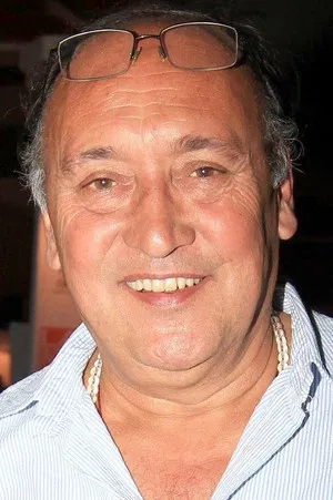 Victor Banerjee photo
