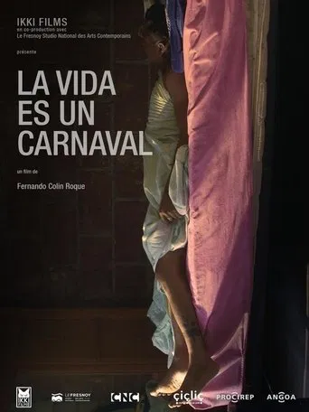 La vida es un carnaval poster