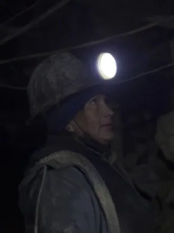 En el yacimiento Simón L. Patiño poster