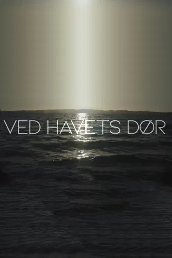 Ved havets dør poster