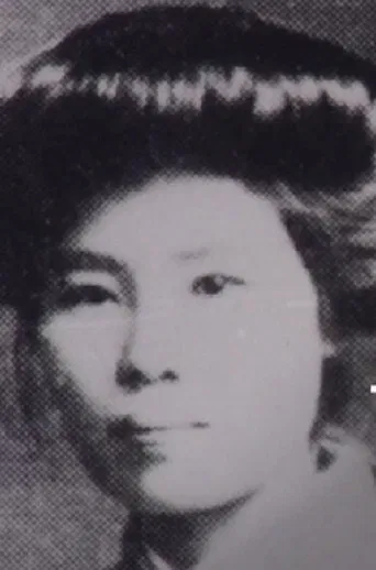 Not To Talk About All Of Her Old Age poster