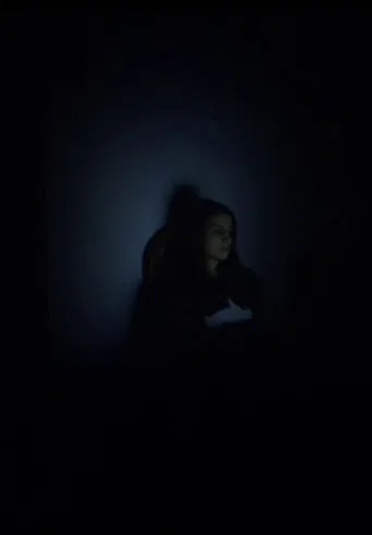 În care eroina se ascunde și apoi are parte de o întâlnire neașteptată poster