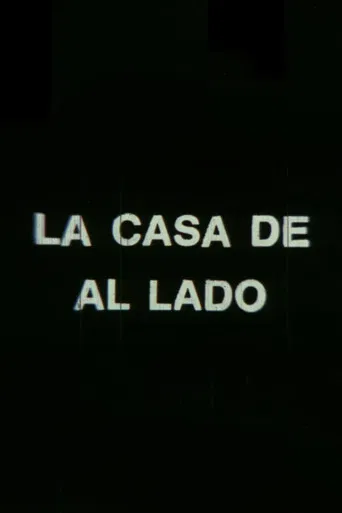 La casa de al lado poster