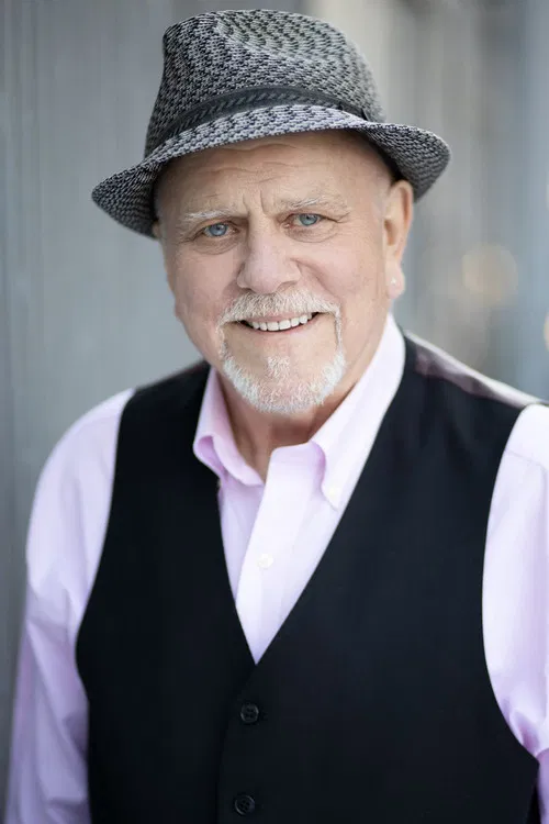 Ross Ogilvie profile