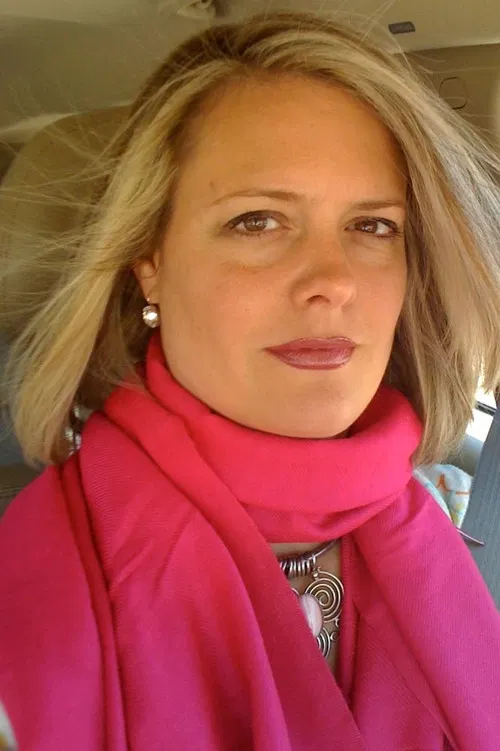 Elizabeth Cox profile