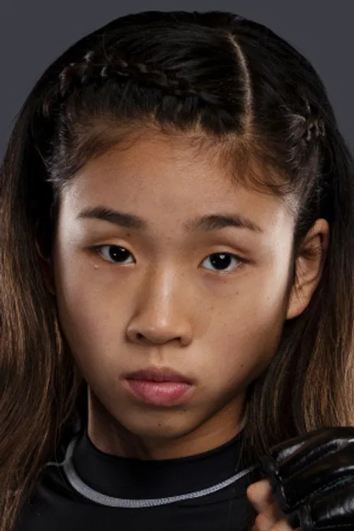 Victoria Lee profile