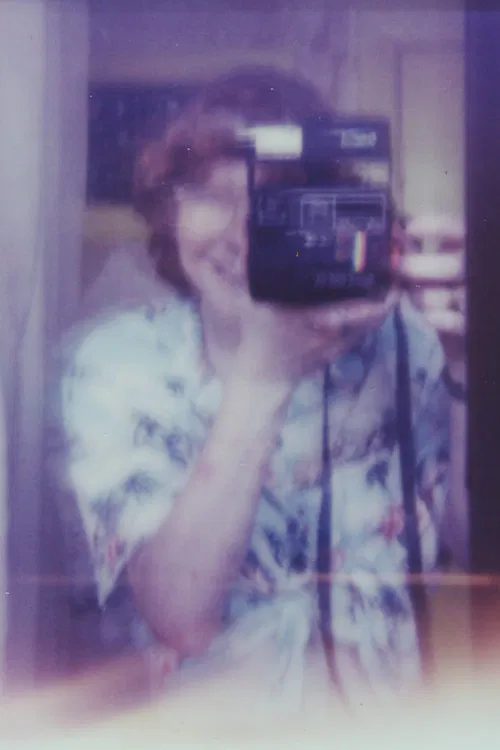 Elizabeth Sapphire Lindsay profile