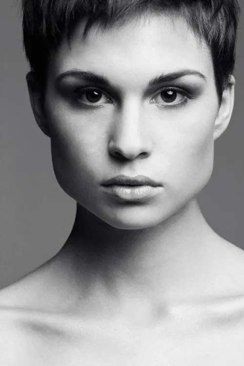 Roxanne Fernandes profile