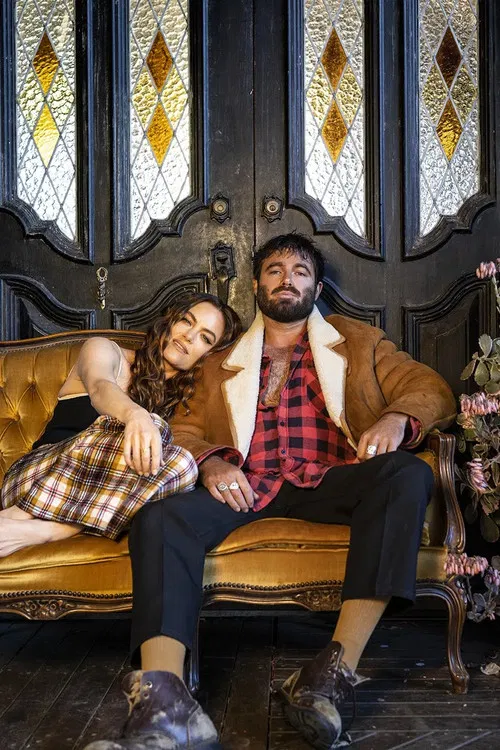 Angus & Julia Stone profile