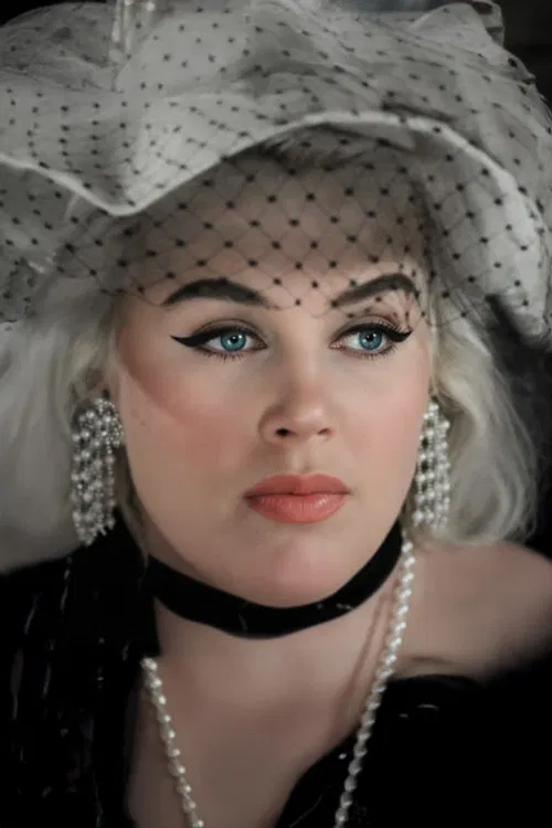 Üftade Kimi profile