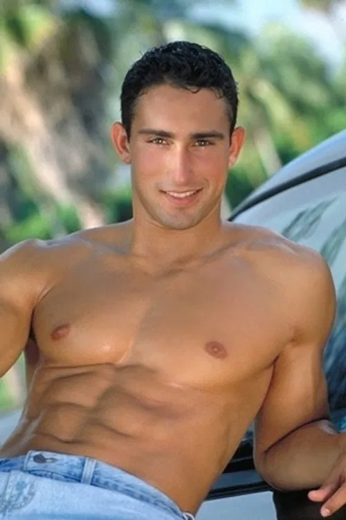 Darren Fernandez profile