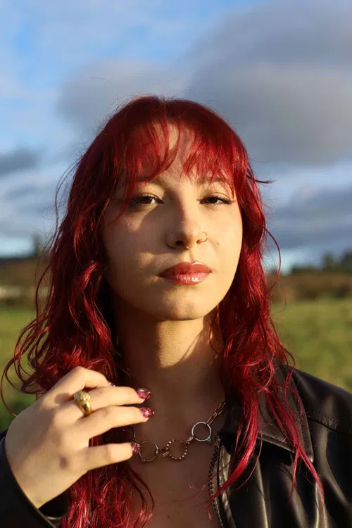 Débora Lopes profile