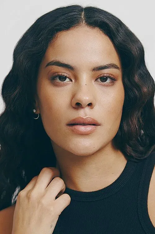 Bella Campos profile