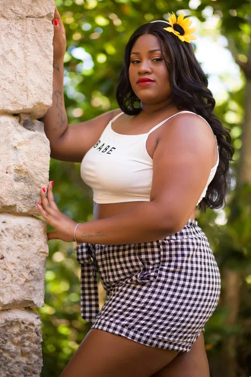 Zoé Armstrong profile