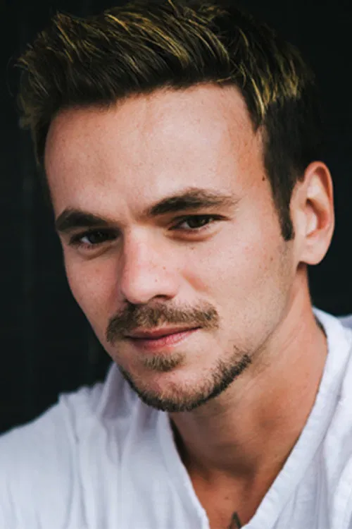 Julian Robino profile