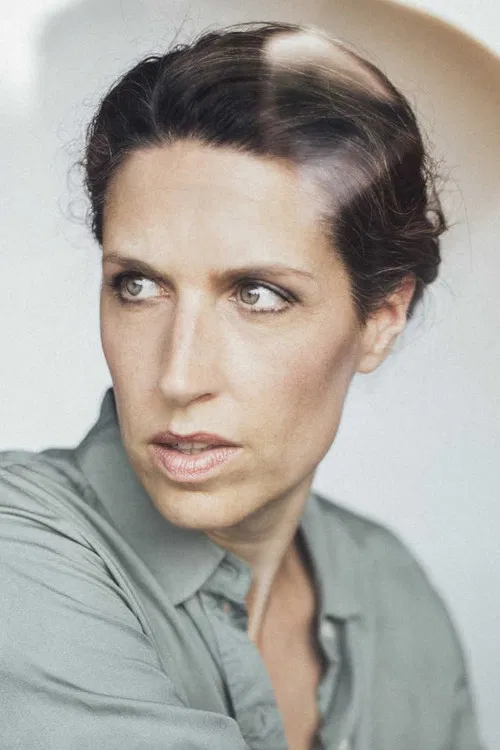 Christine Prayon profile