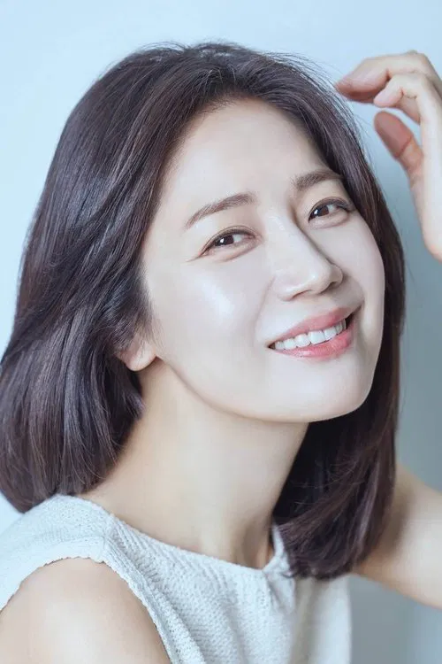 Go Gyoung-hee profile