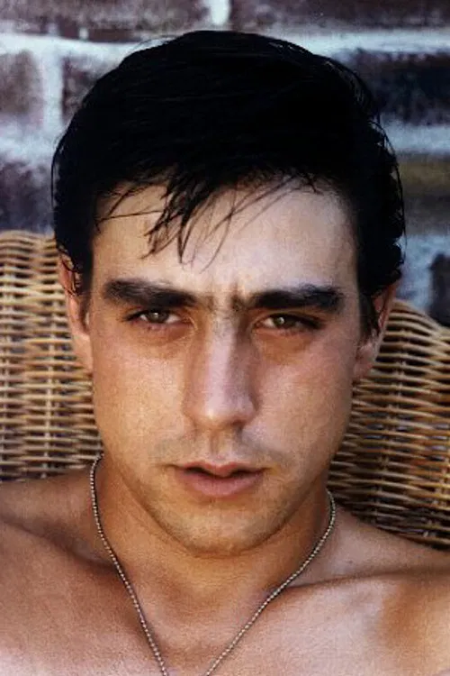 Manuel Alveiro profile