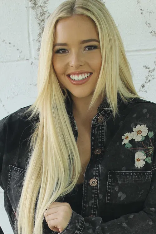 Lexi Collins profile