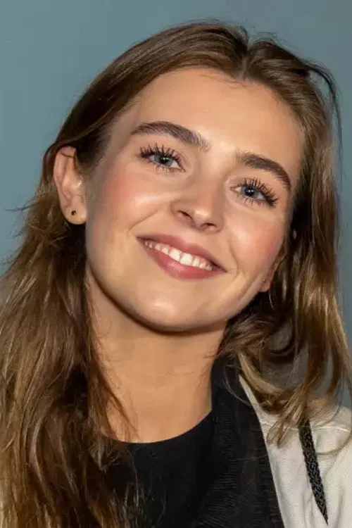 Annika Momrak profile