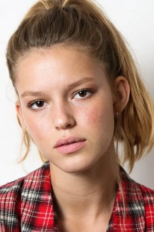 Naya Bienstock profile