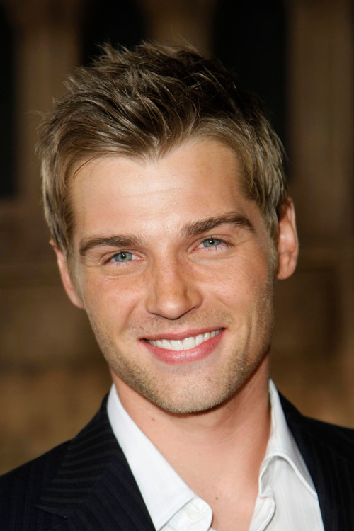 Mike Vogel profile