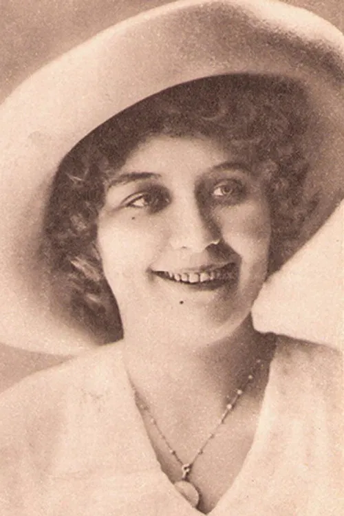 Renée Sylvaire profile