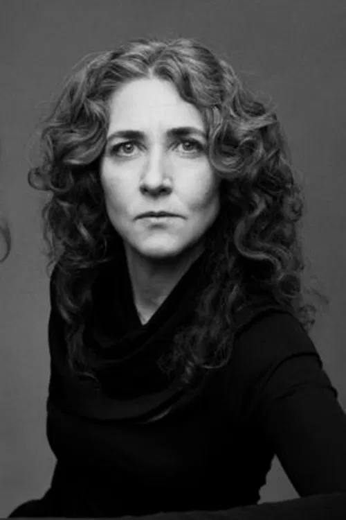 Lisa Farzaneh profile