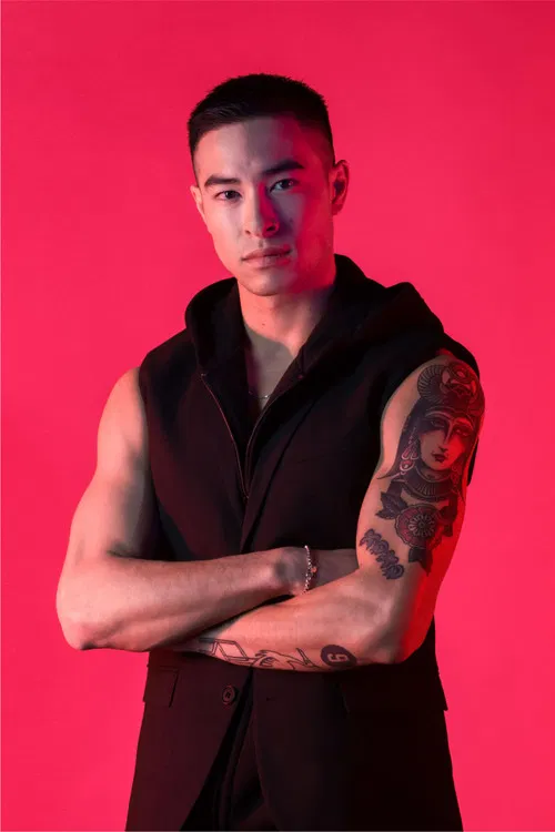 Raymond Naval profile