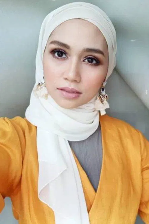 Hani Nazrina profile