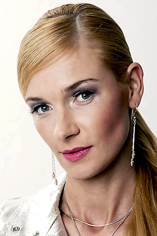 Mia Anderson profile