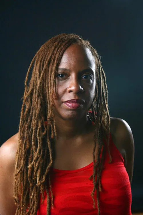 Leslie Harris profile