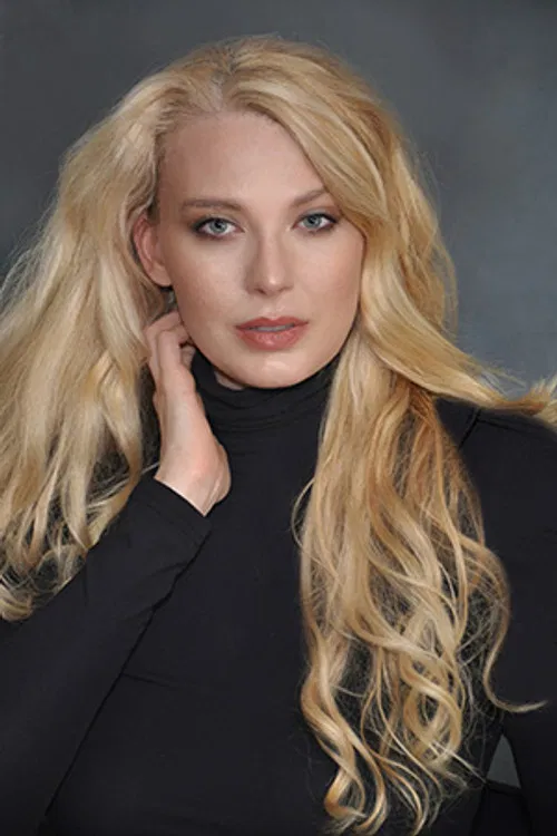 Holly Zuelle profile