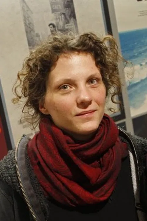 Caroline Bobek profile