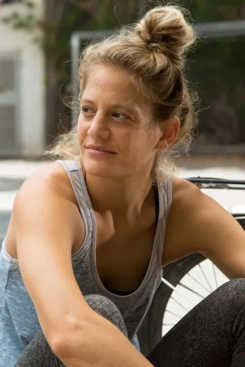 Agam Schuster profile