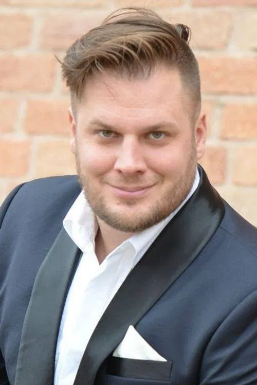 Tomáš Savka profile