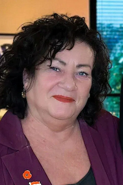 Caroline van der Plas profile