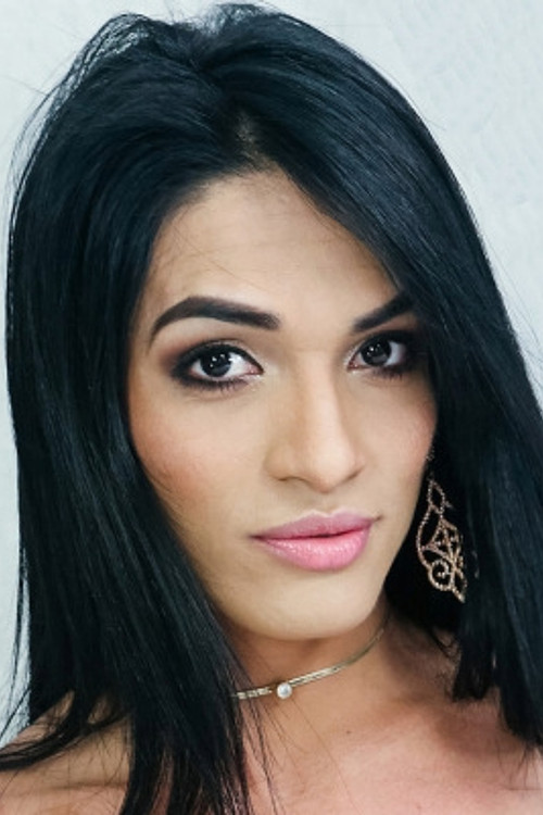 Caroline Martins profile