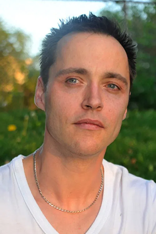 Étienne Desrosiers profile