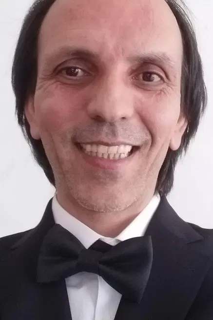 Özgür Dogruöz profile