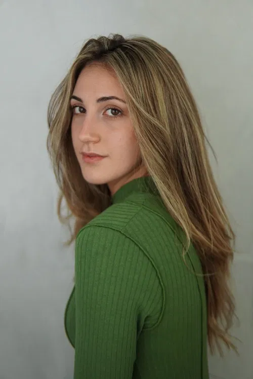 Aura Armengol profile