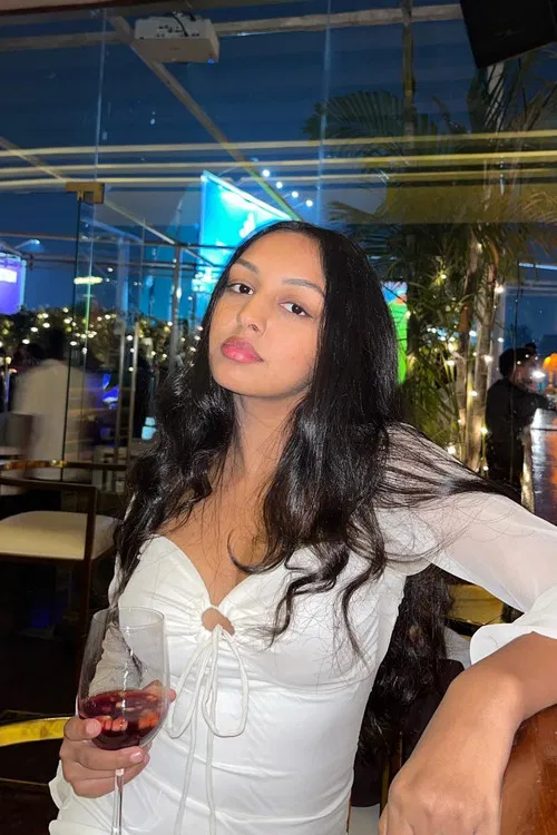 Anushka Chauhan profile