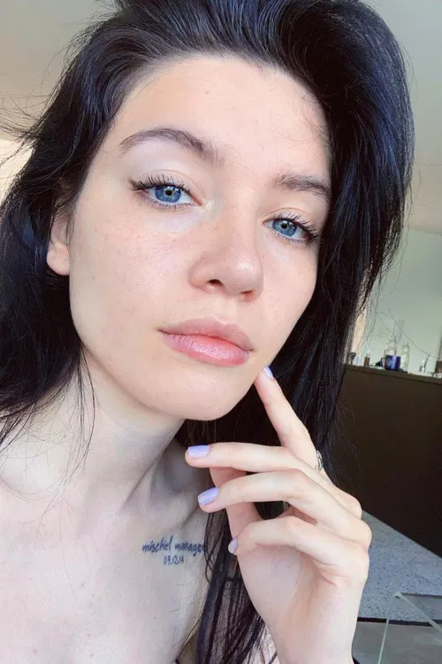 Mica Suárez profile