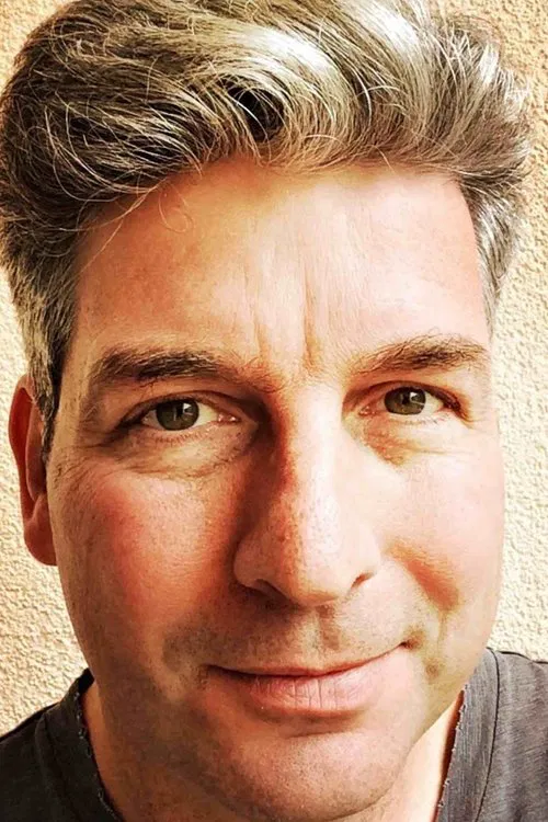 Till Müller-Edenborn profile