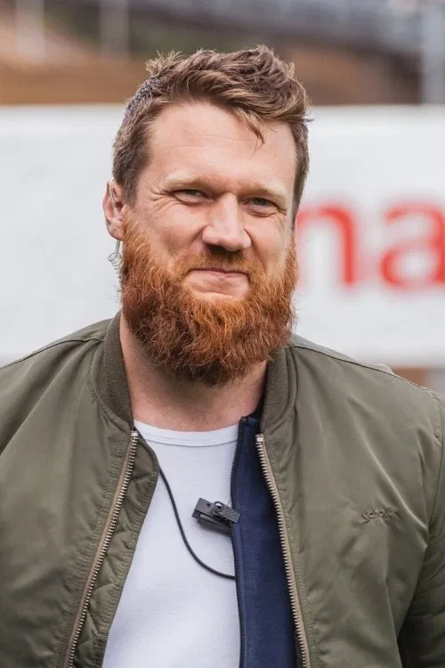 Simon Helbling profile