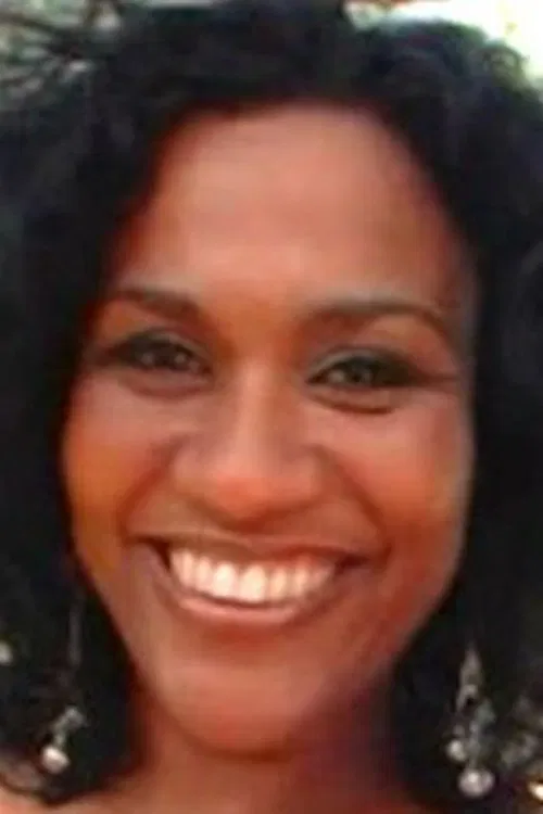 Adelaide Bueno profile