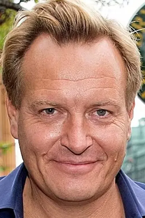 Rasmus Tantholdt profile