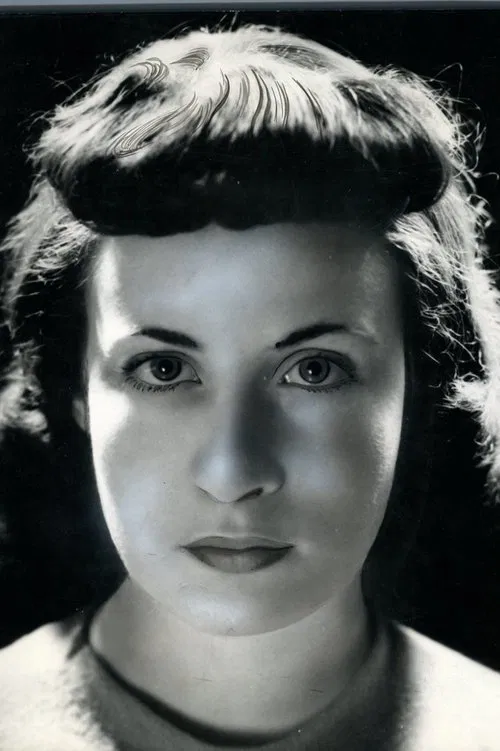 Paula Dehelly profile