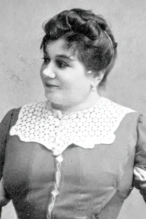 Delphine Renot profile