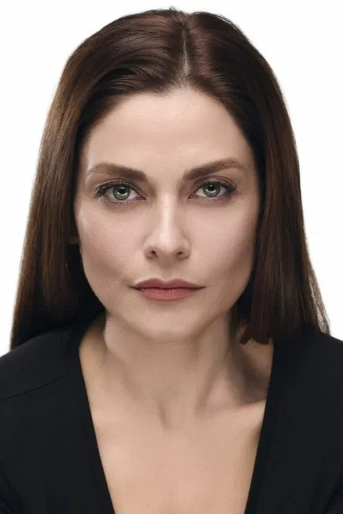 İpek Bağrıaçık profile